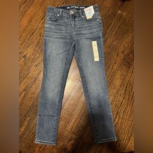 NWT Cat and Jack Girl’s Ultimate Stretch Skinny Jeans, Size 12